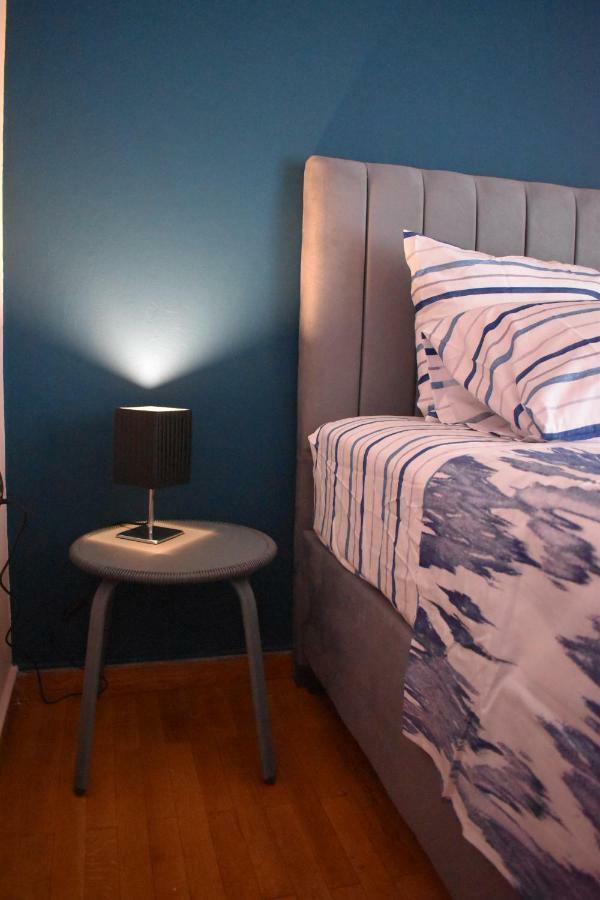Katzen By The Metro Homestay Athens